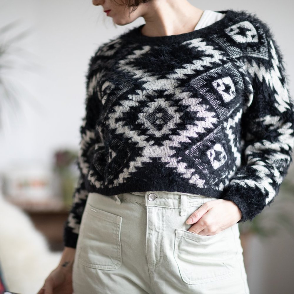 QED London Black and White Geometric Sweater Size L